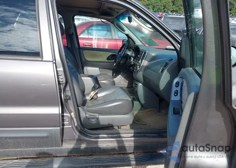 2003 Ford Escape Xlt z USA, uszkodzony, nr VIN 1FMCU03123KA61568